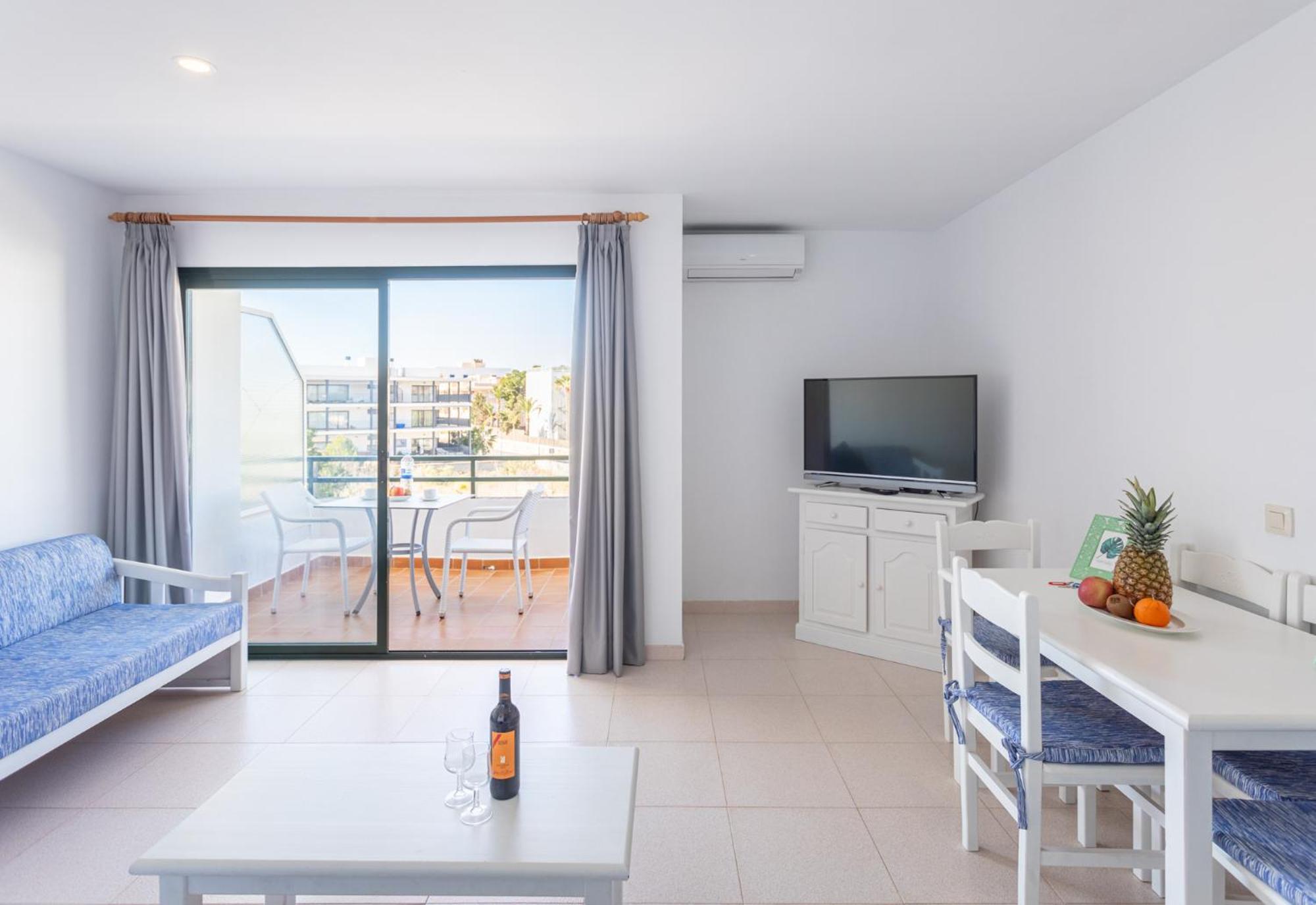 Apartamentos Es Dolc Colònia de Sant Jordi Exterior foto